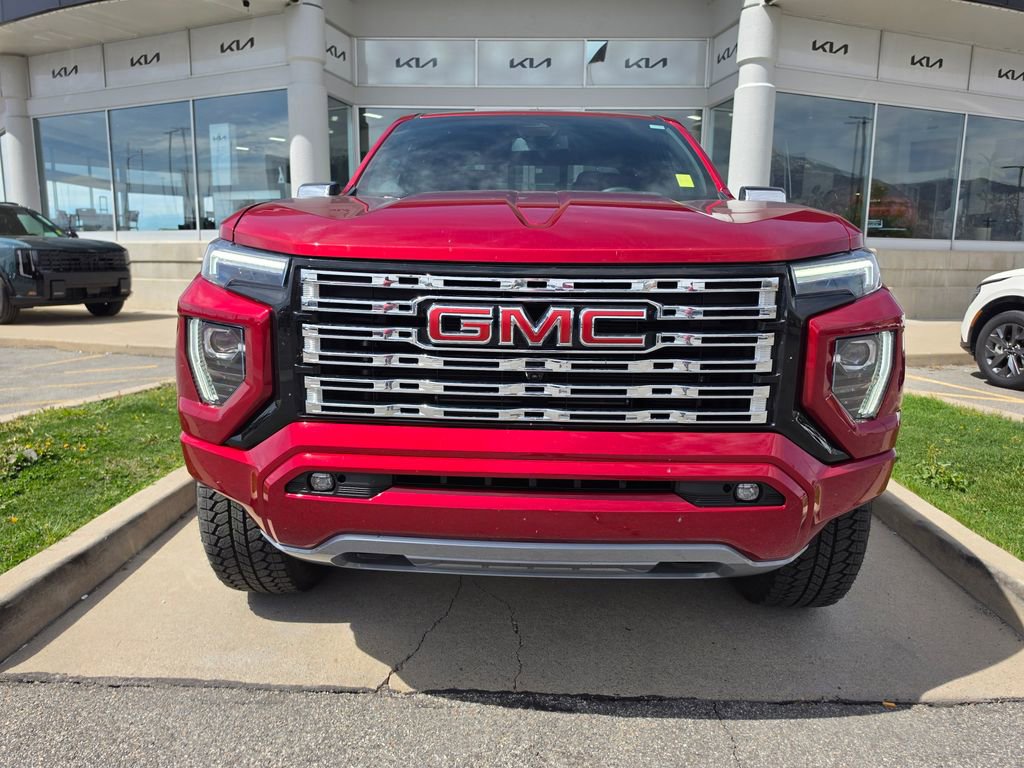 Used 2025 GMC Canyon Denali image 2