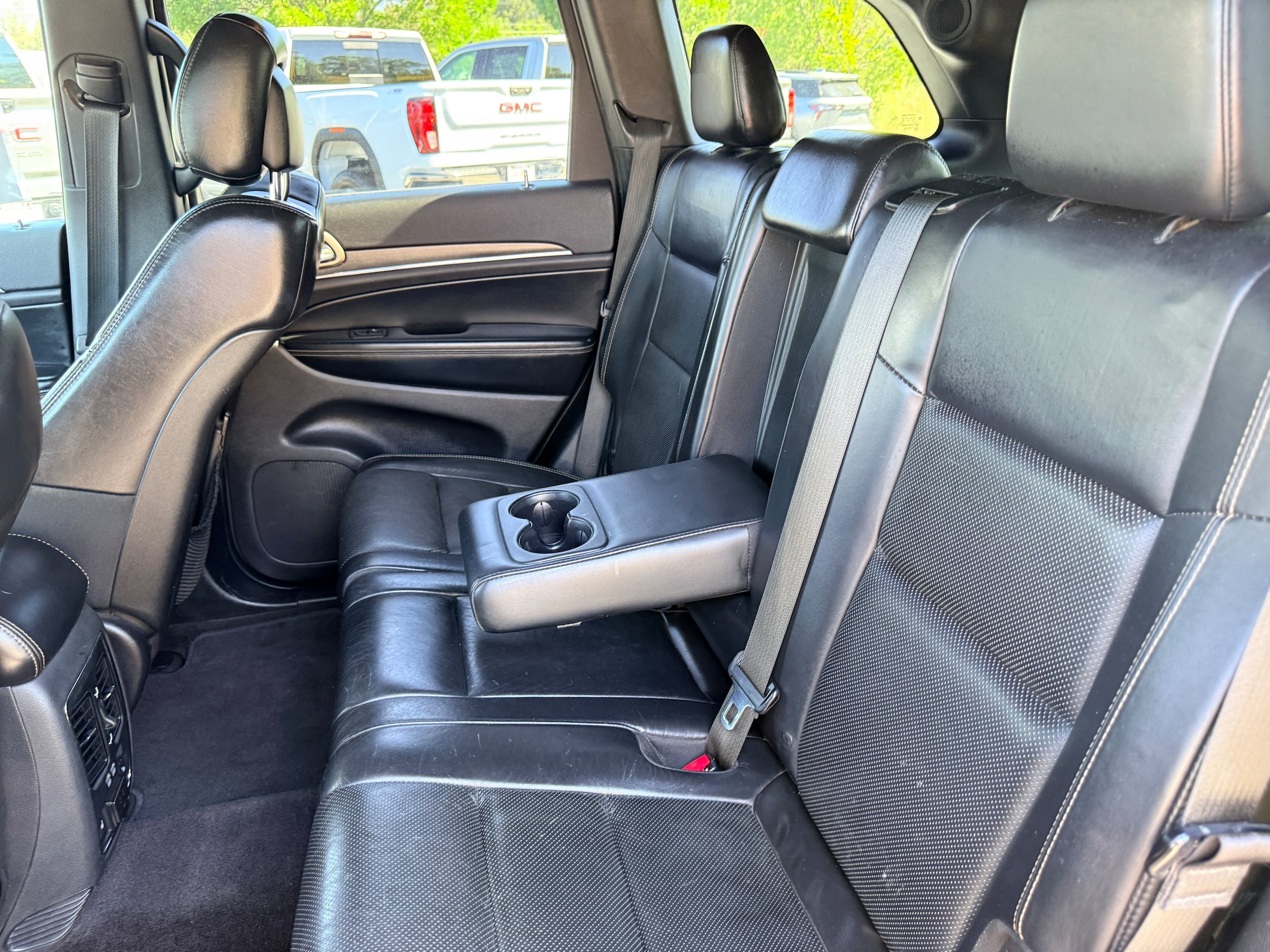 Used 2017 Jeep Grand Cherokee Limited w/ Luxury Group II AWD/4WD image 13