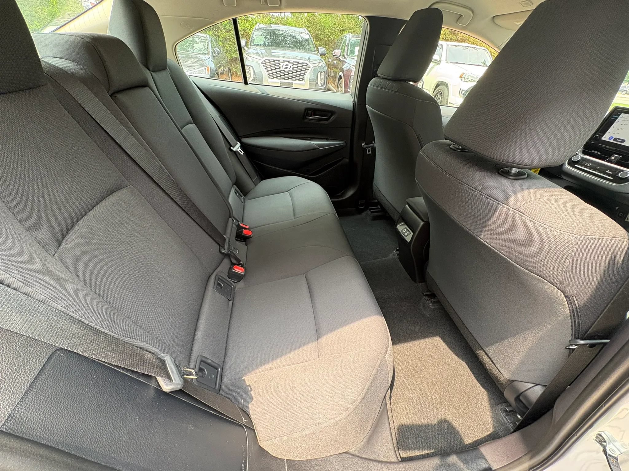 Used 2025 Toyota Corolla LE FWD image 16
