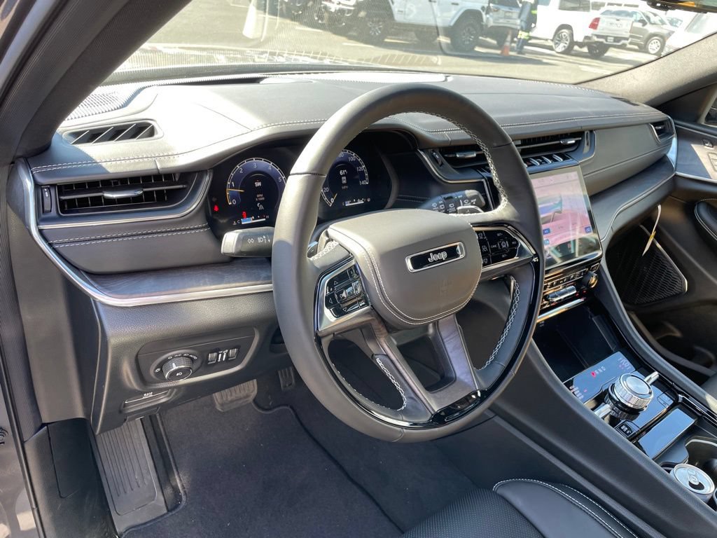 New 2025 Jeep Grand Cherokee L Overland w/ Advanced Protech Group III AWD/4WD image 11