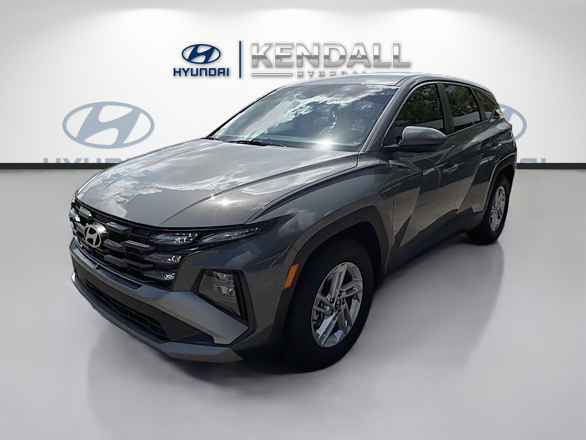 Used 2025 Hyundai Tucson SE image 3