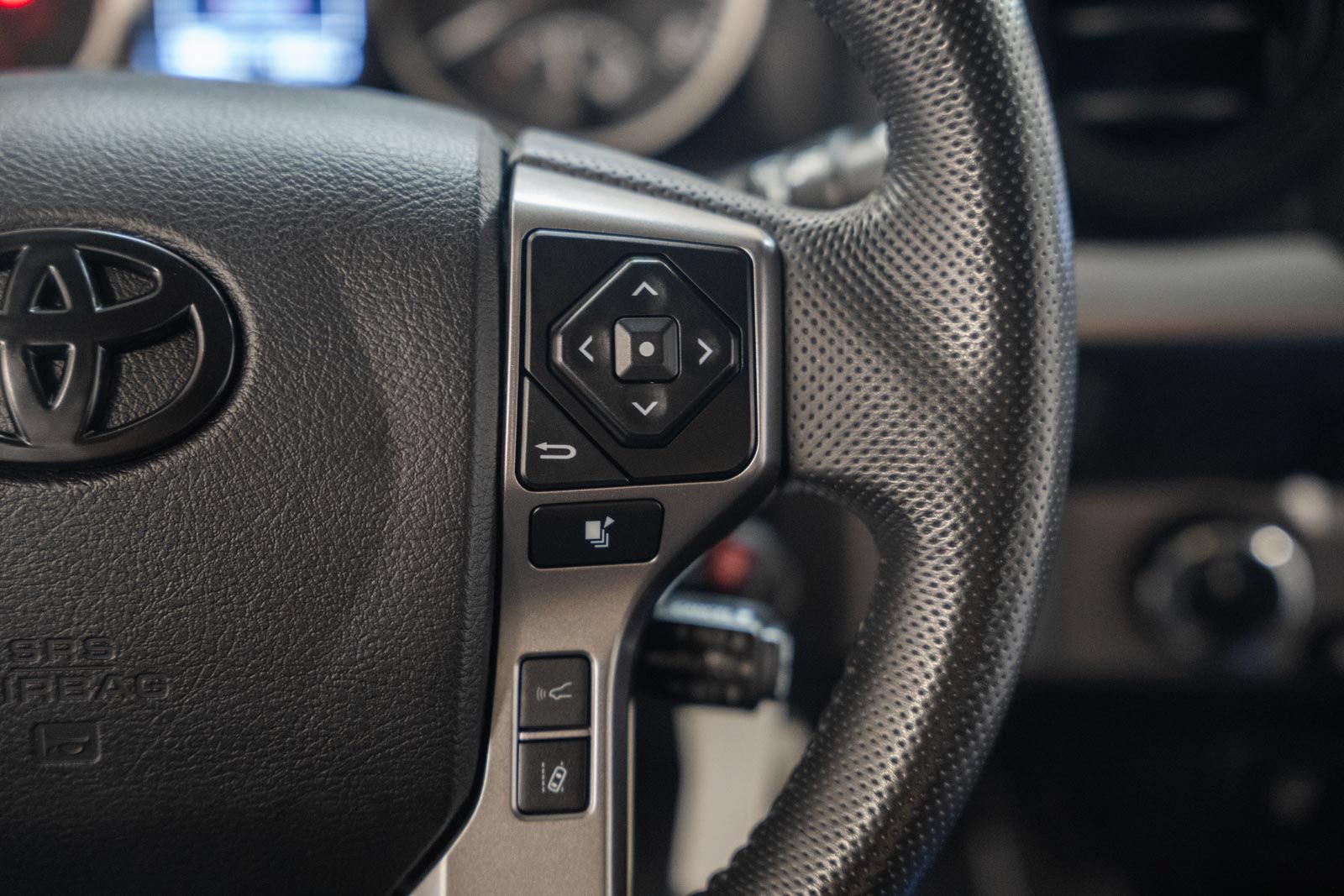 Used 2022 Toyota Tacoma SR5 AWD/4WD image 34