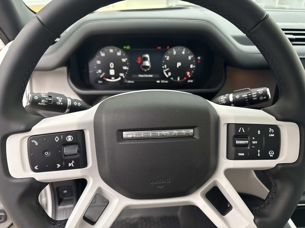 New 2026 Land Rover Defender 110 X-Dynamic SE AWD/4WD image 29