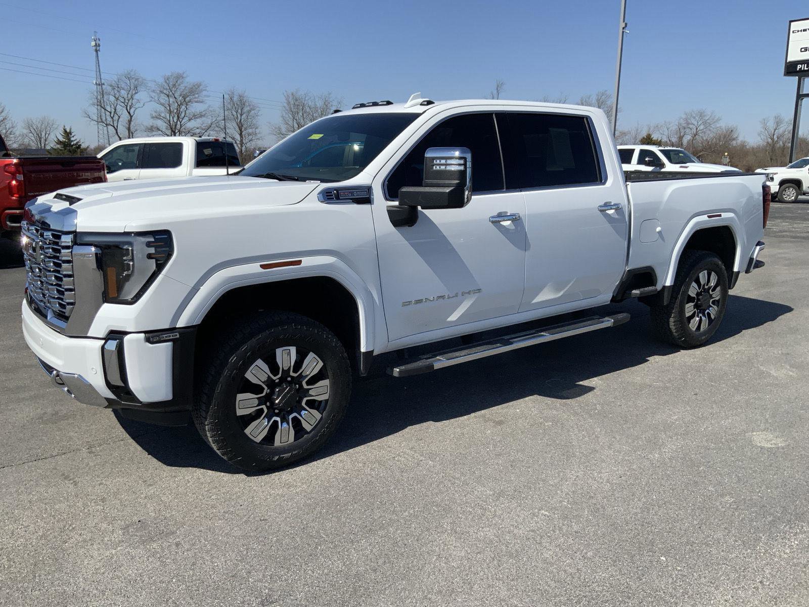 Used 2024 GMC Sierra 3500 Denali AWD/4WD image 9