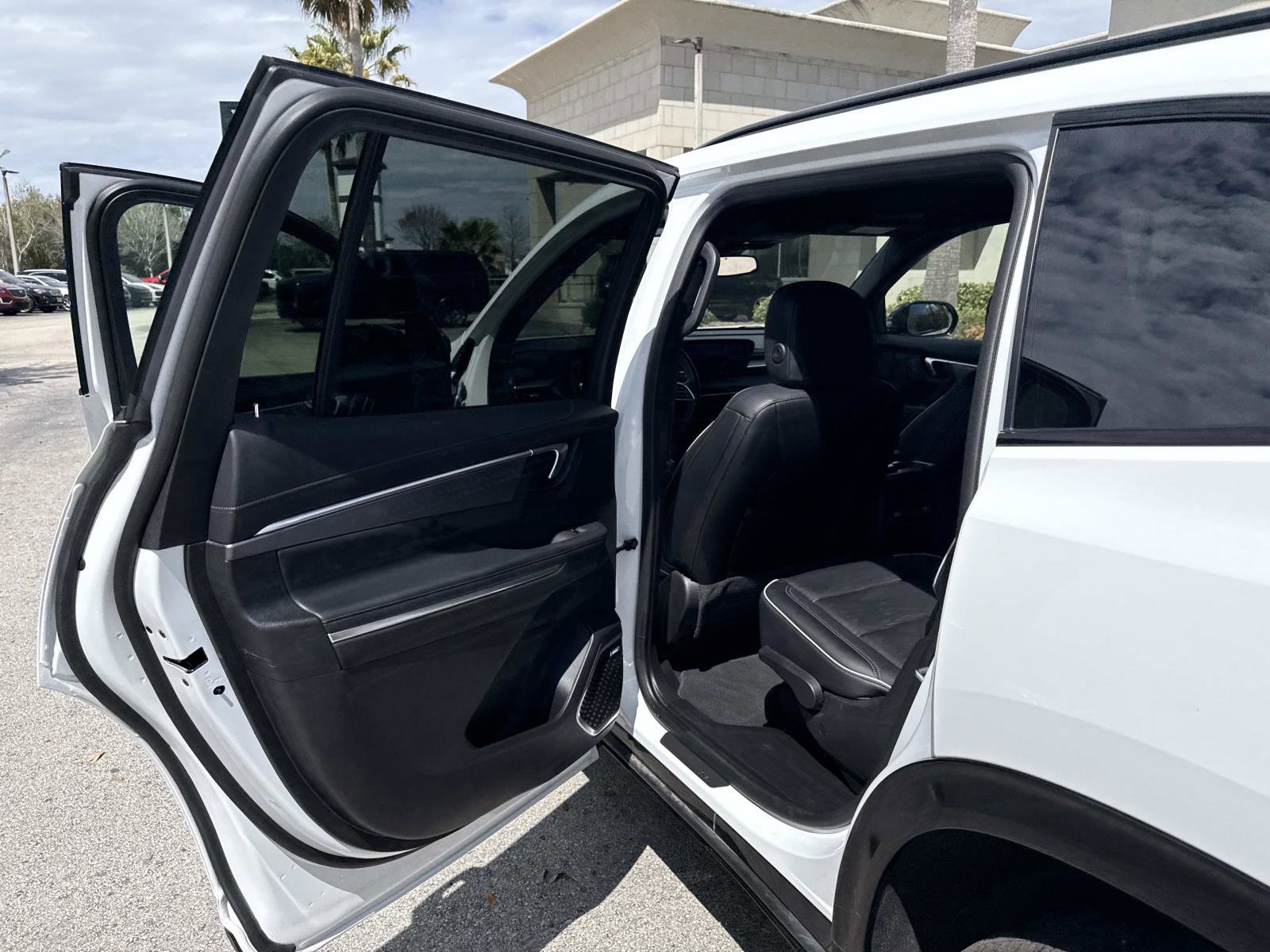 Used 2025 Buick Enclave Sport Touring image 13