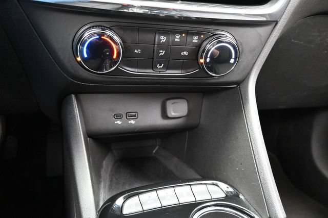 Used 2025 Buick Encore GX Preferred AWD/4WD image 37