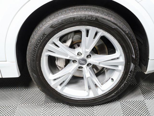 Used 2019 Audi Q8 Prestige w/ Towing Package AWD/4WD image 39