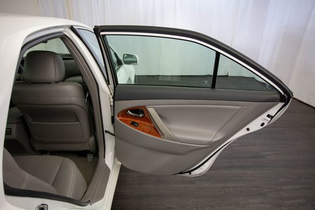 Used 2011 Toyota Camry XLE w/ XLE Extra-Value Pkg #2 image 23