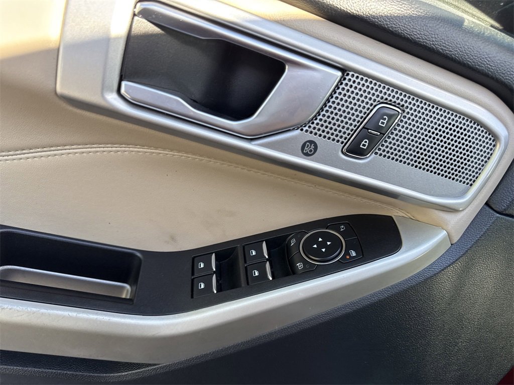 Used 2022 Ford Explorer Limited image 27