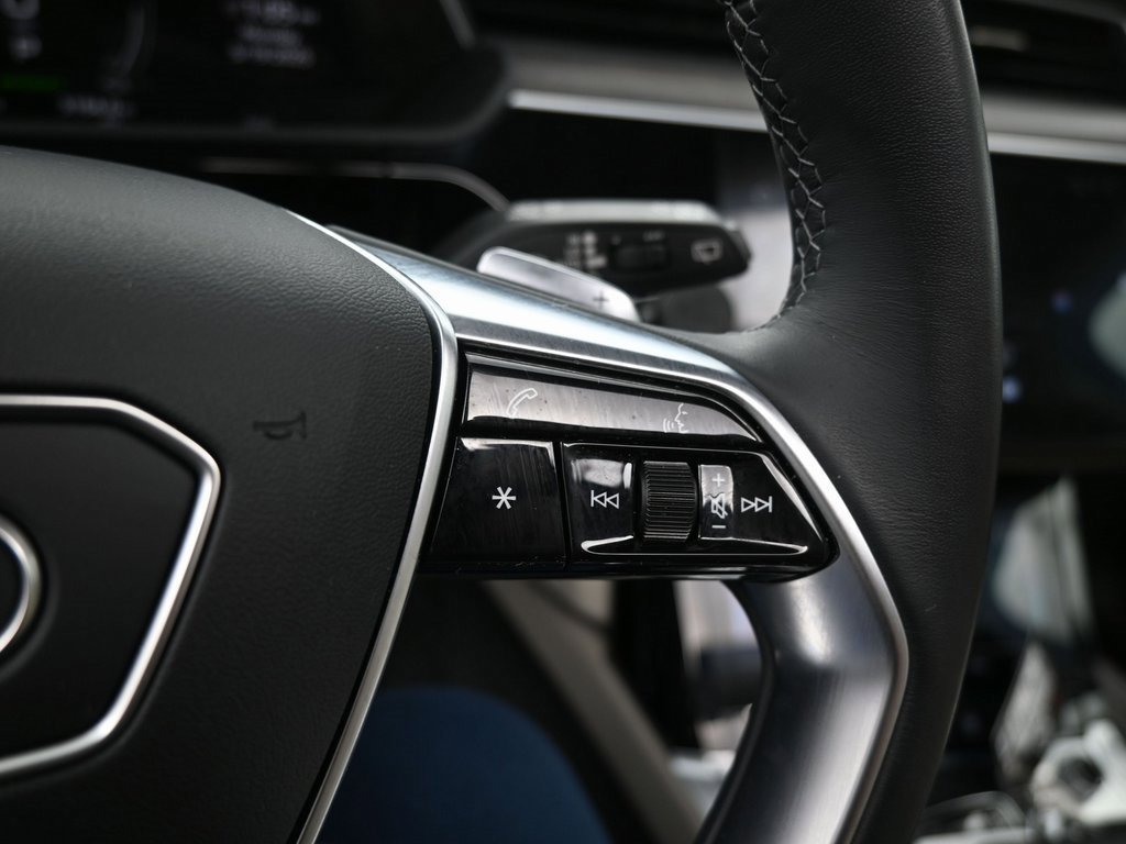 Used 2024 Audi Q8 e-tron Premium image 23
