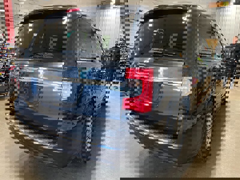 Used 2014 Chrysler Town & Country Touring-L w/ Driver Convenience Group image 6