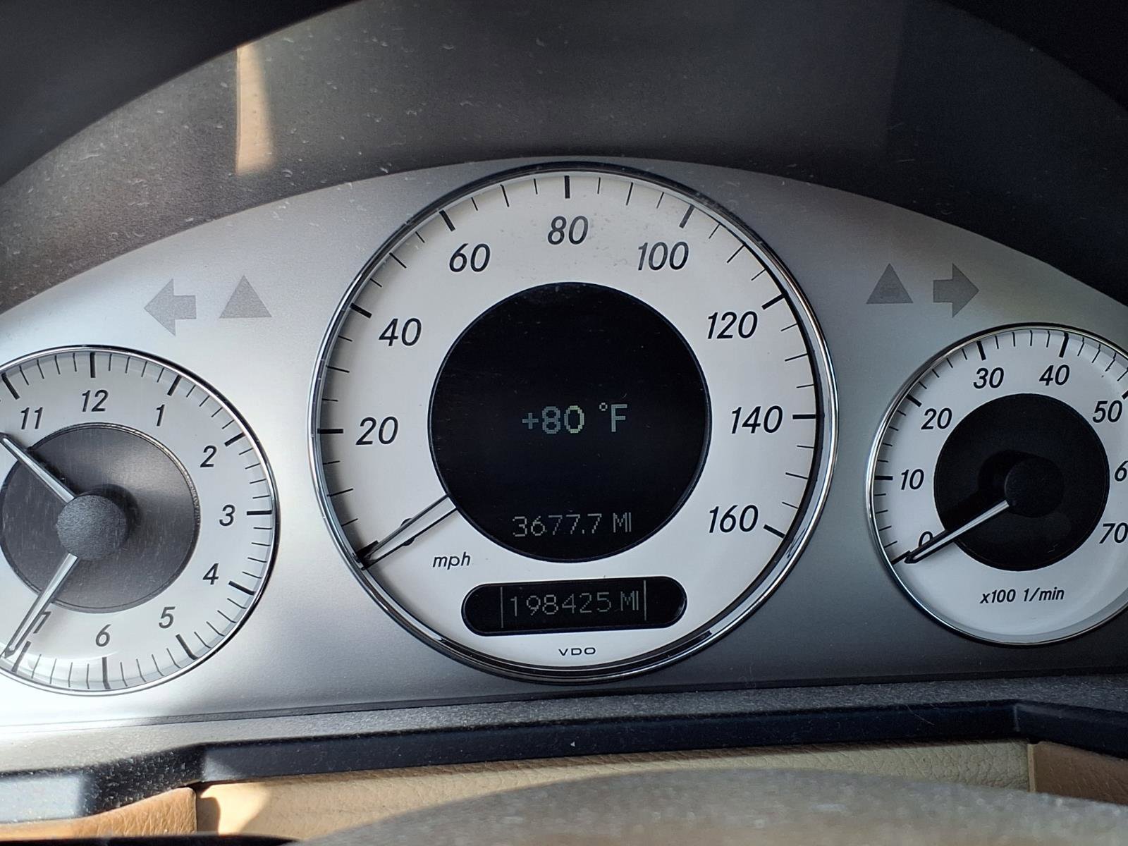 Used 2009 Mercedes-Benz E 350 Sedan image 4