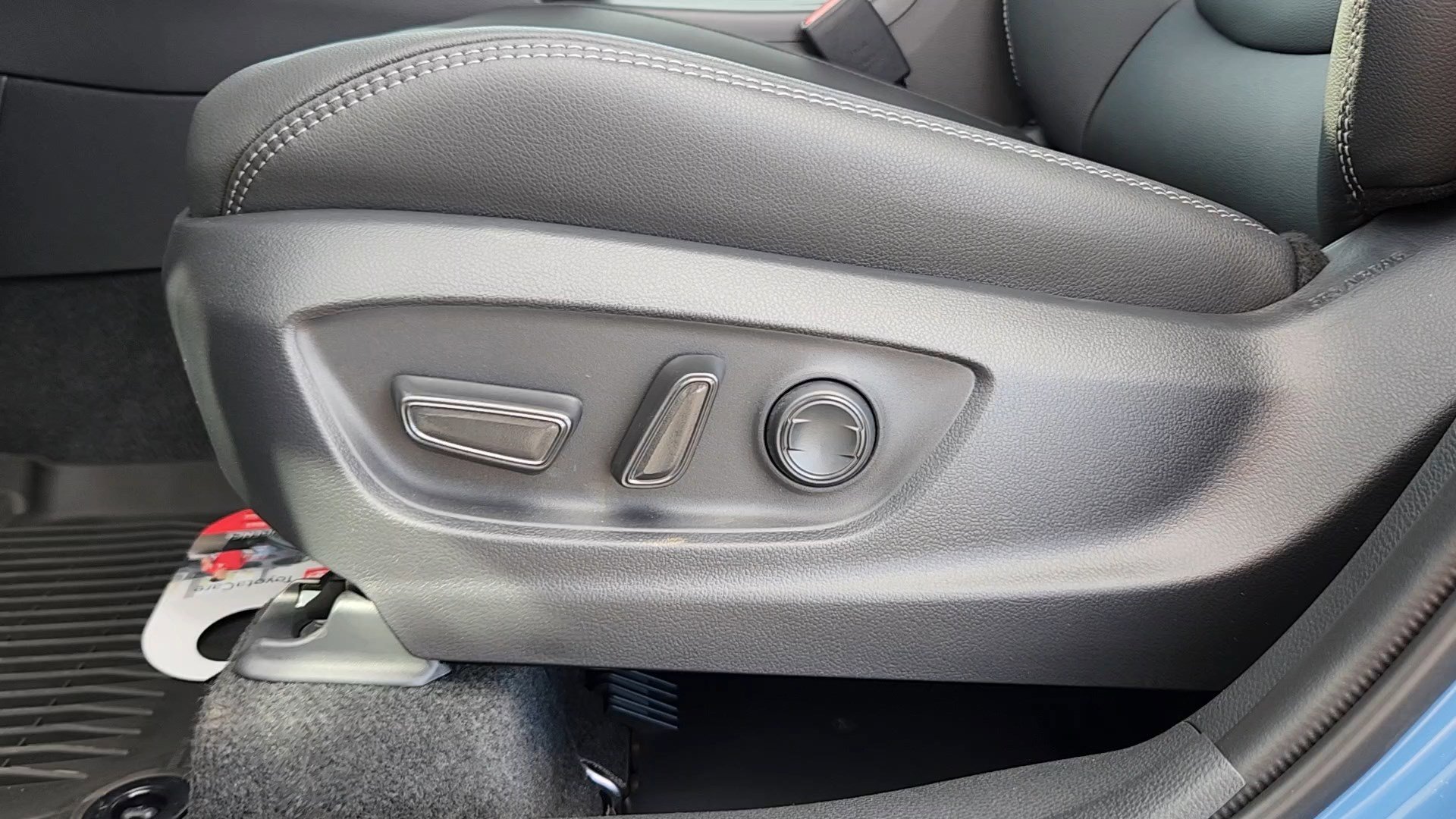 New 2026 Toyota Corolla Cross XLE image 8