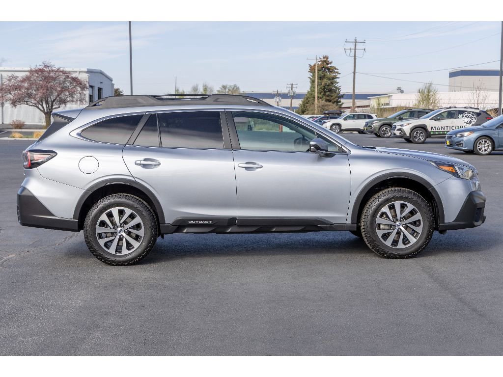 Used 2022 Subaru Outback Premium image 2