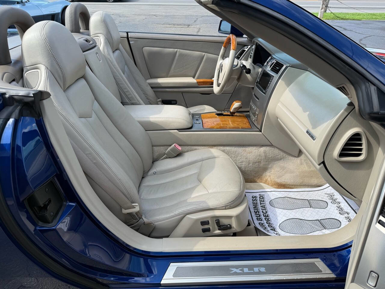 Used 2005 Cadillac XLR image 39