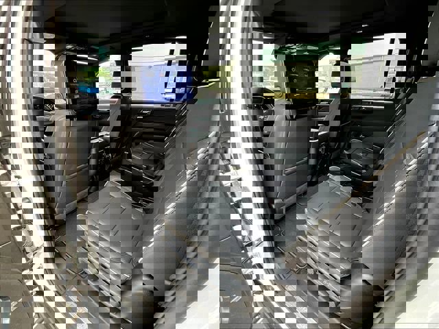 New 2025 Chevrolet Suburban Premier image 13