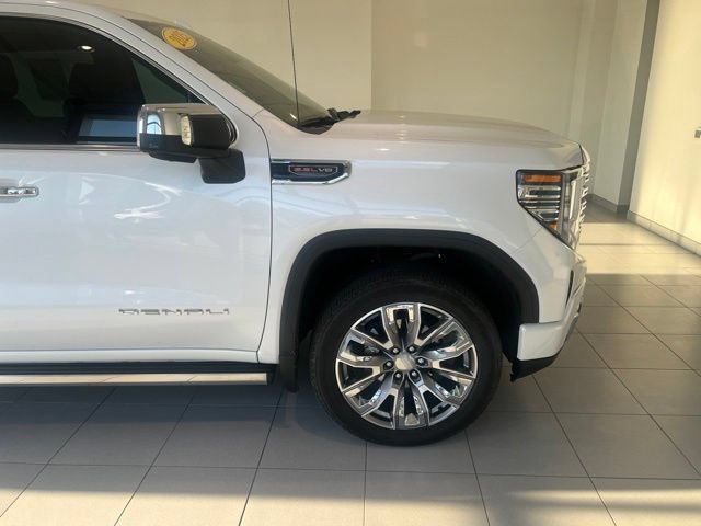 Used 2025 GMC Sierra 1500 Denali w/ Denali Reserve Package AWD/4WD image 10