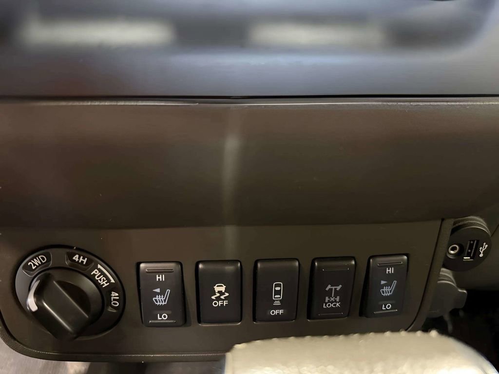 Used 2018 Nissan Frontier S AWD/4WD image 30