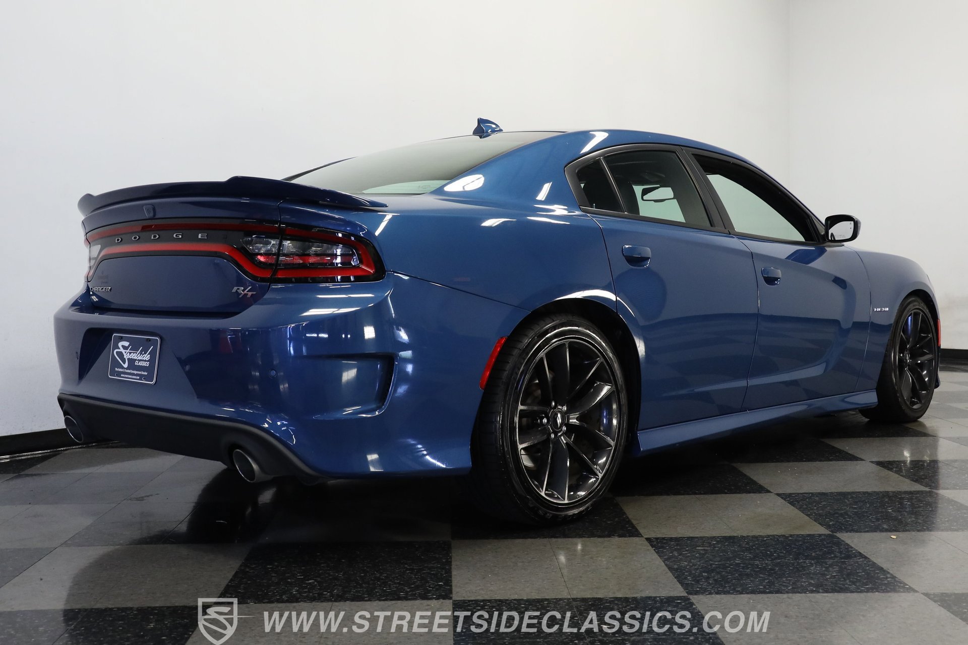 Used 2020 Dodge Charger R/T w/ Plus Group image 25