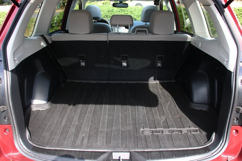 Used 2015 Subaru Forester 2.5i Premium w/ All-Weather Package AWD/4WD image 16