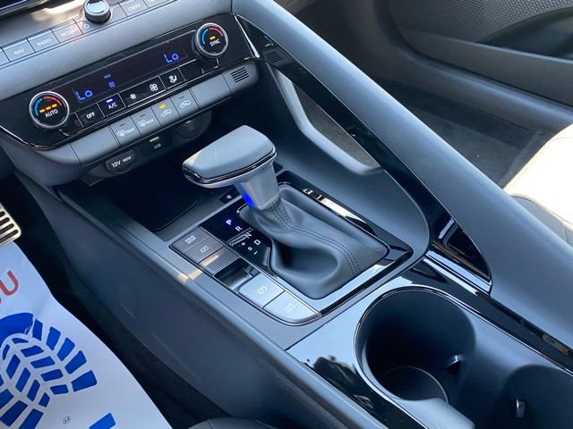 New 2025 Hyundai Elantra Hybrid FWD image 13