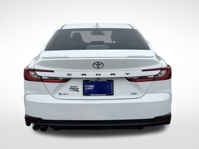 Used 2025 Toyota Camry SE w/ Convenience Package image 4
