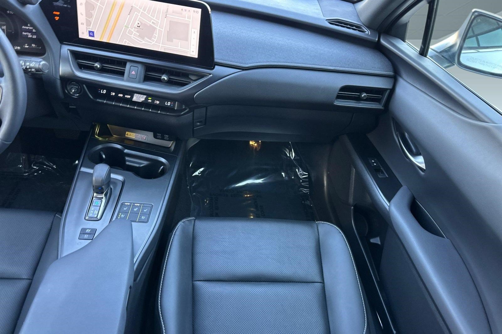 Certified 2026 Lexus UX 300h FWD w/ Accessory Package (Z2) image 32