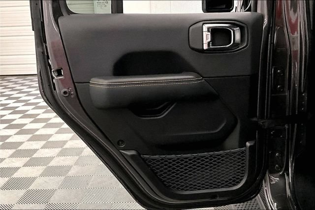 Used 2025 Jeep Wrangler Unlimited Sahara AWD/4WD image 23