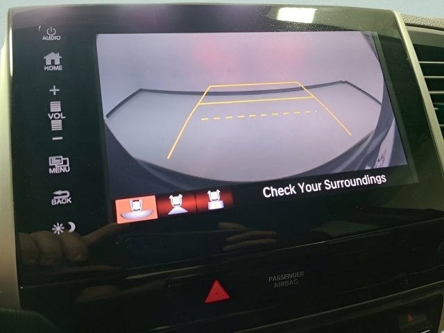 Used 2018 Honda Pilot Touring image 5