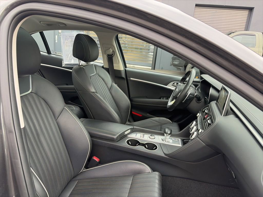 Used 2020 Genesis G70 2.0T w/ Elite Package image 9