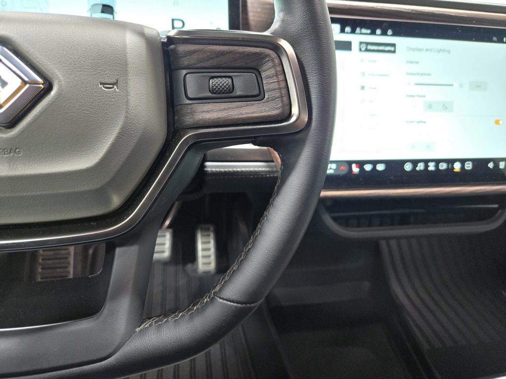 Used 2022 Rivian R1T Adventure image 17