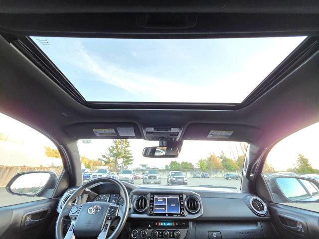 Used 2020 Toyota Tacoma TRD Off-Road w/ TRD Premium Off Road Package image 23