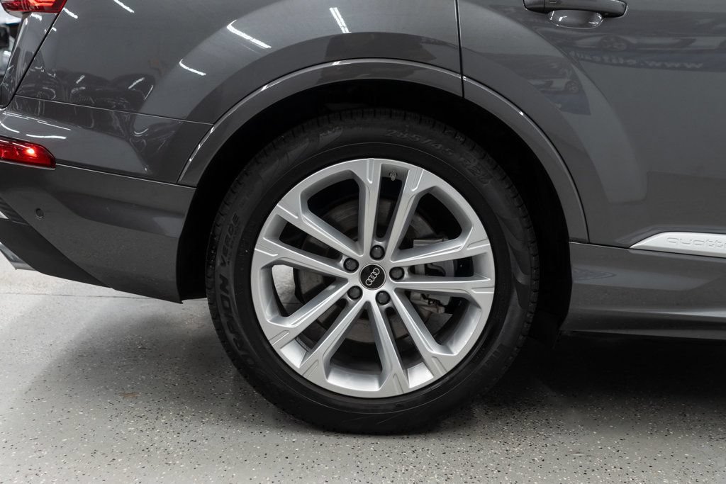 Used 2025 Audi Q7 3.0T Prestige AWD/4WD image 43
