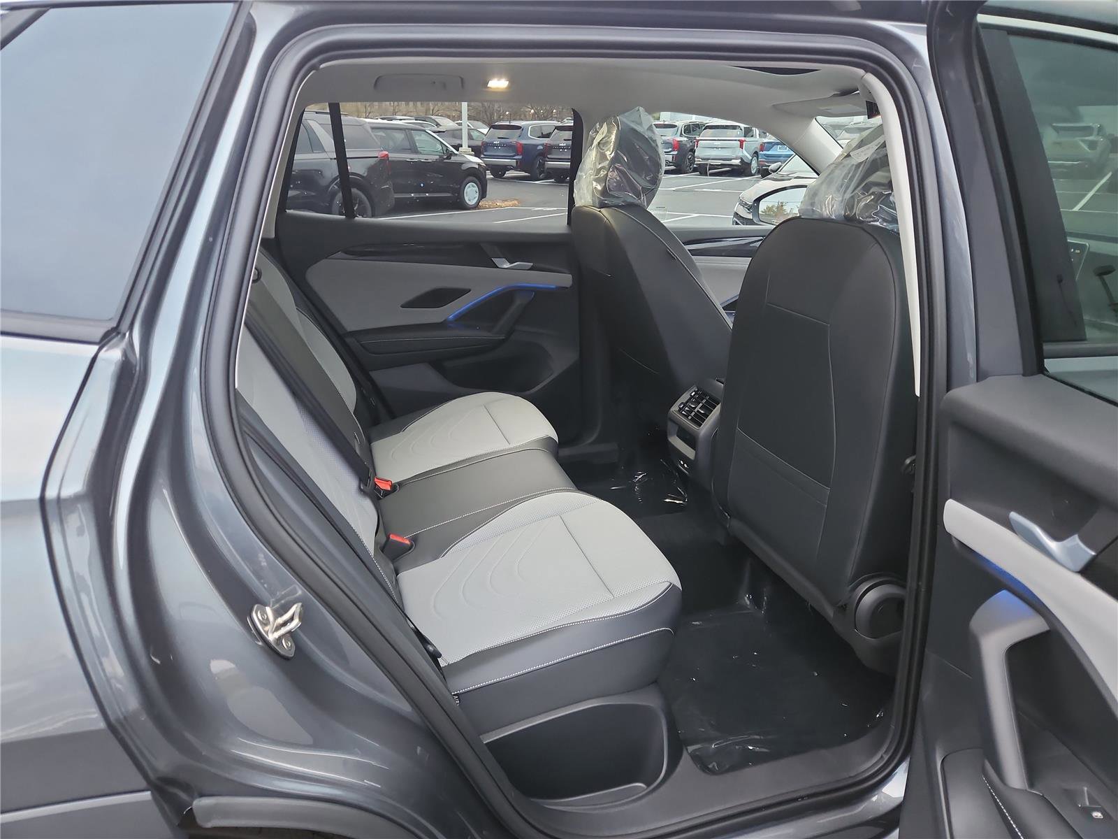 New 2026 Volkswagen Tiguan SE image 31