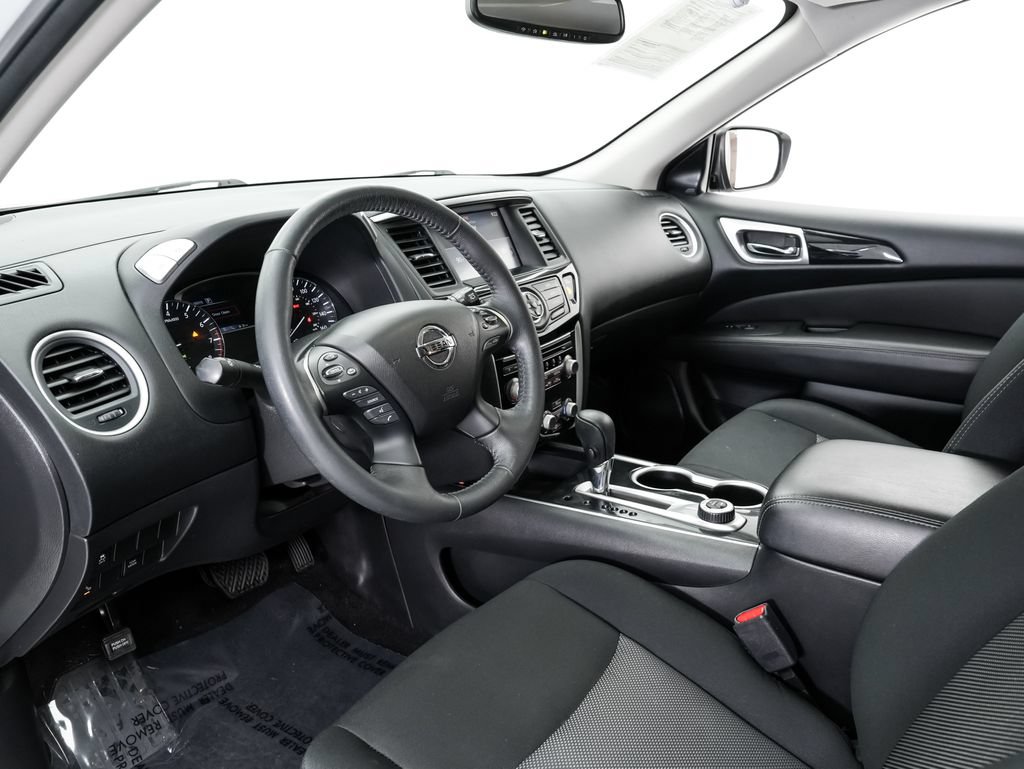 Used 2019 Nissan Pathfinder SV AWD/4WD image 4