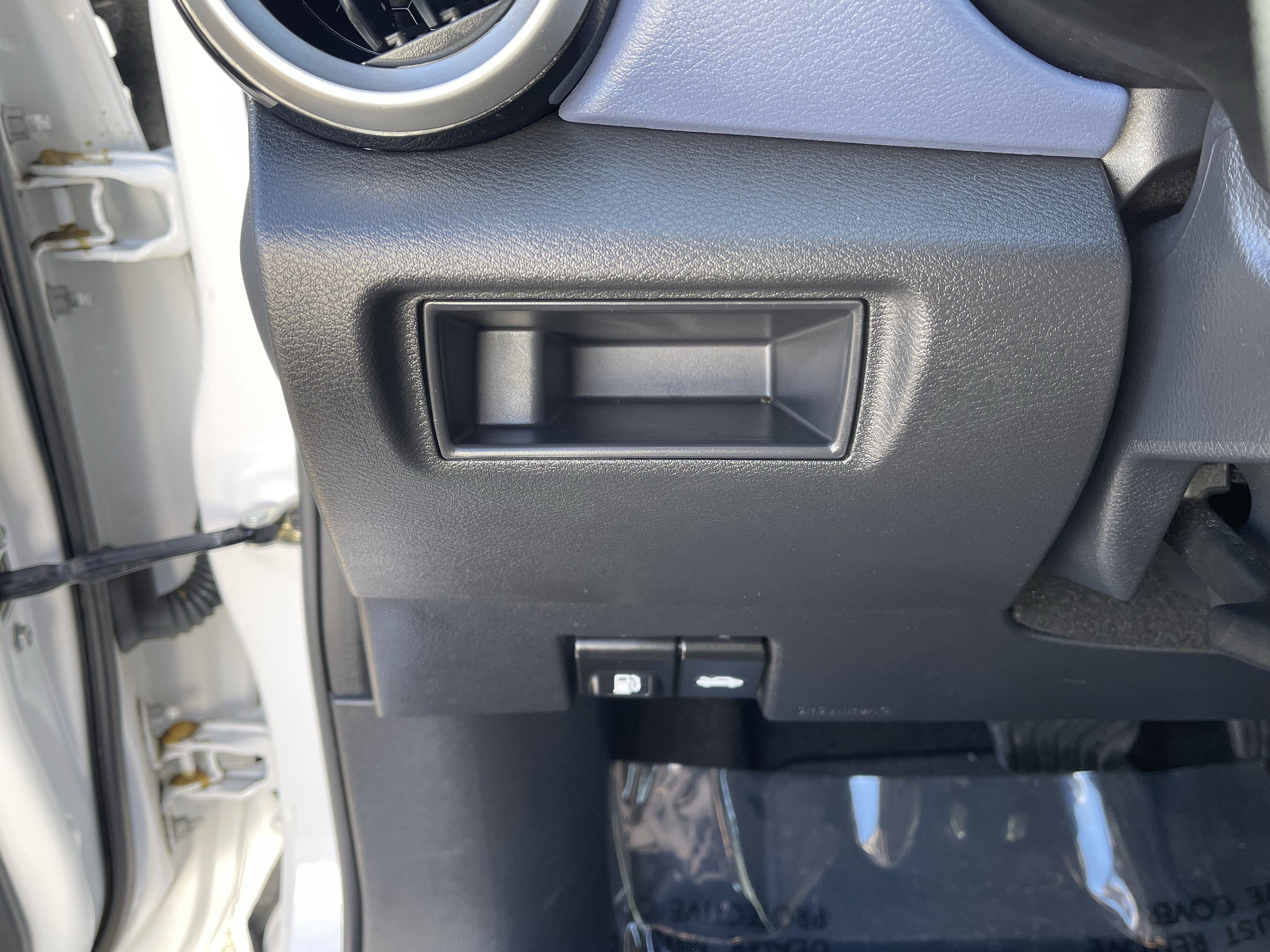 Used 2024 Nissan Versa SV FWD image 25