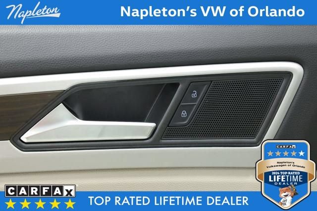 Certified 2022 Volkswagen Atlas SE w/ Black Wheel Package FWD image 29