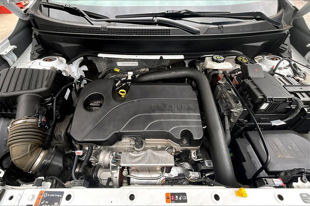 Used 2023 GMC Terrain SLE w/ Driver Convenience Package image 28