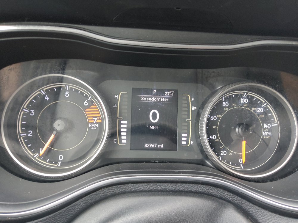 Used 2019 Jeep Cherokee Latitude Plus FWD image 23