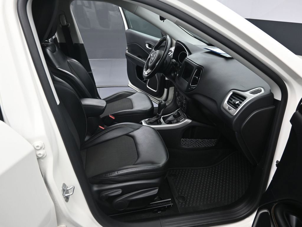 Used 2020 Jeep Compass Latitude w/ Cold Weather Group image 31