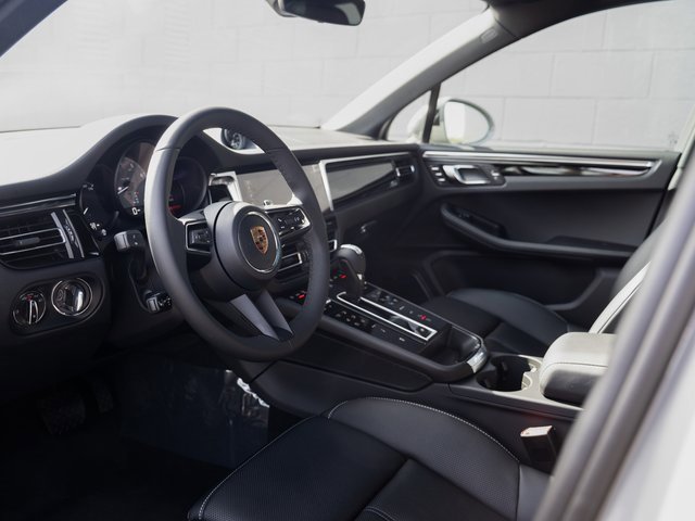 New 2026 Porsche Macan S image 4