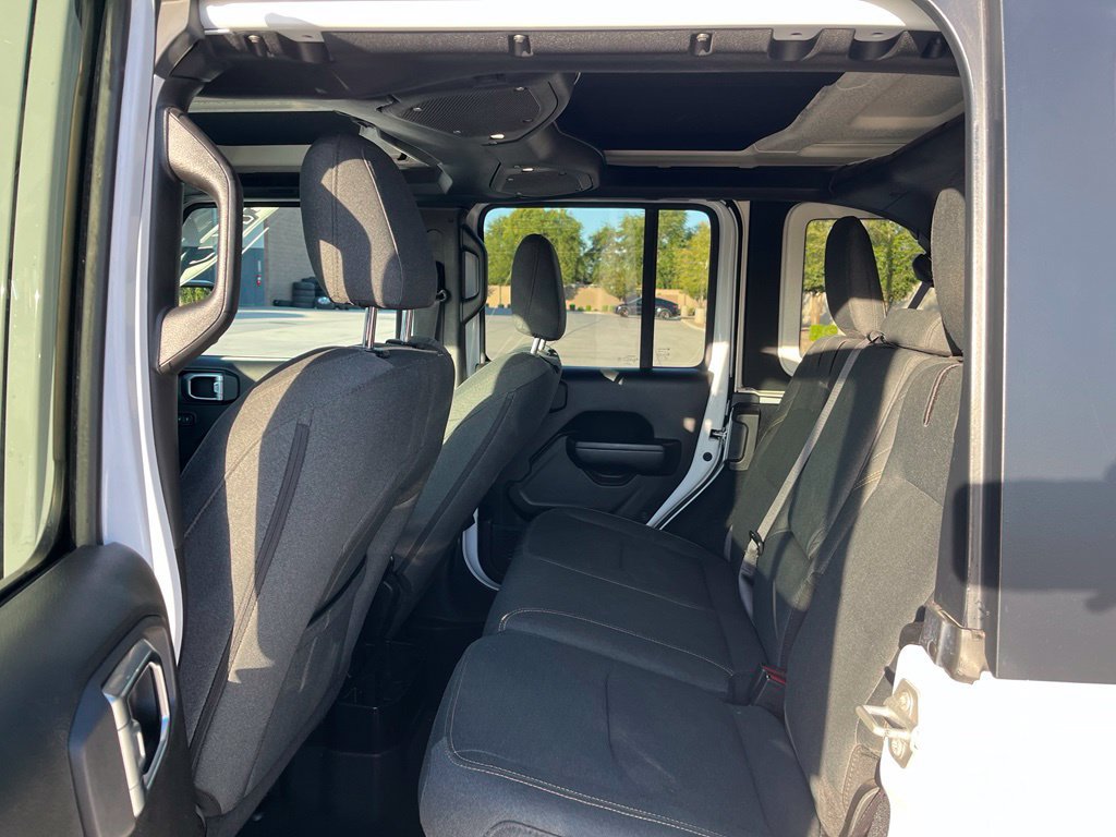 Used 2024 Jeep Wrangler Unlimited w/ Technology Group AWD/4WD image 17