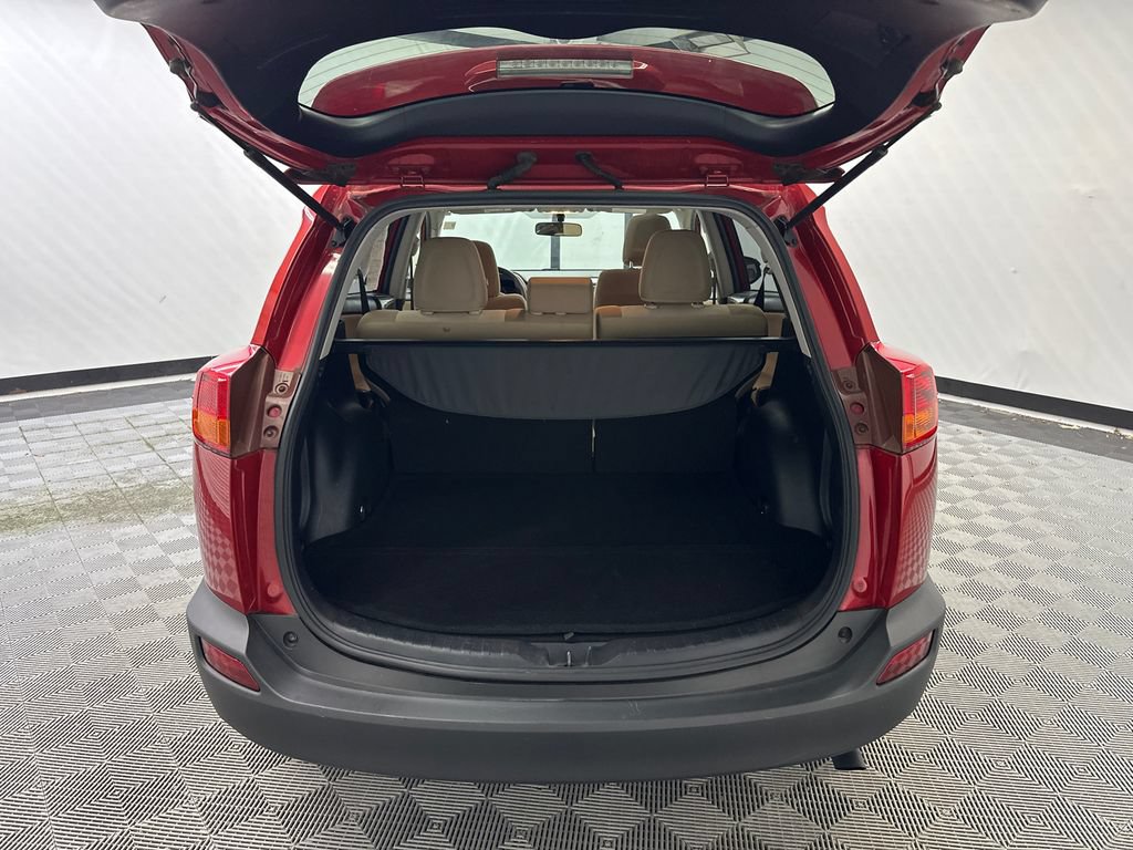 Used 2015 Toyota RAV4 XLE FWD image 18