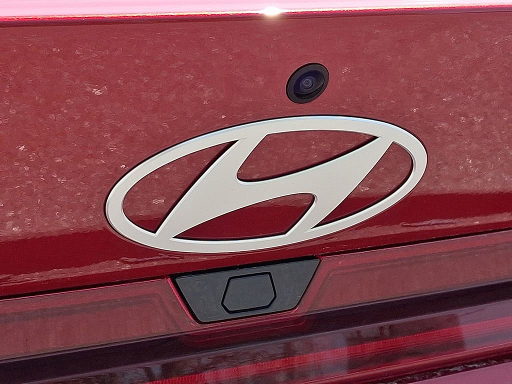 Used 2025 Hyundai Elantra SEL image 21
