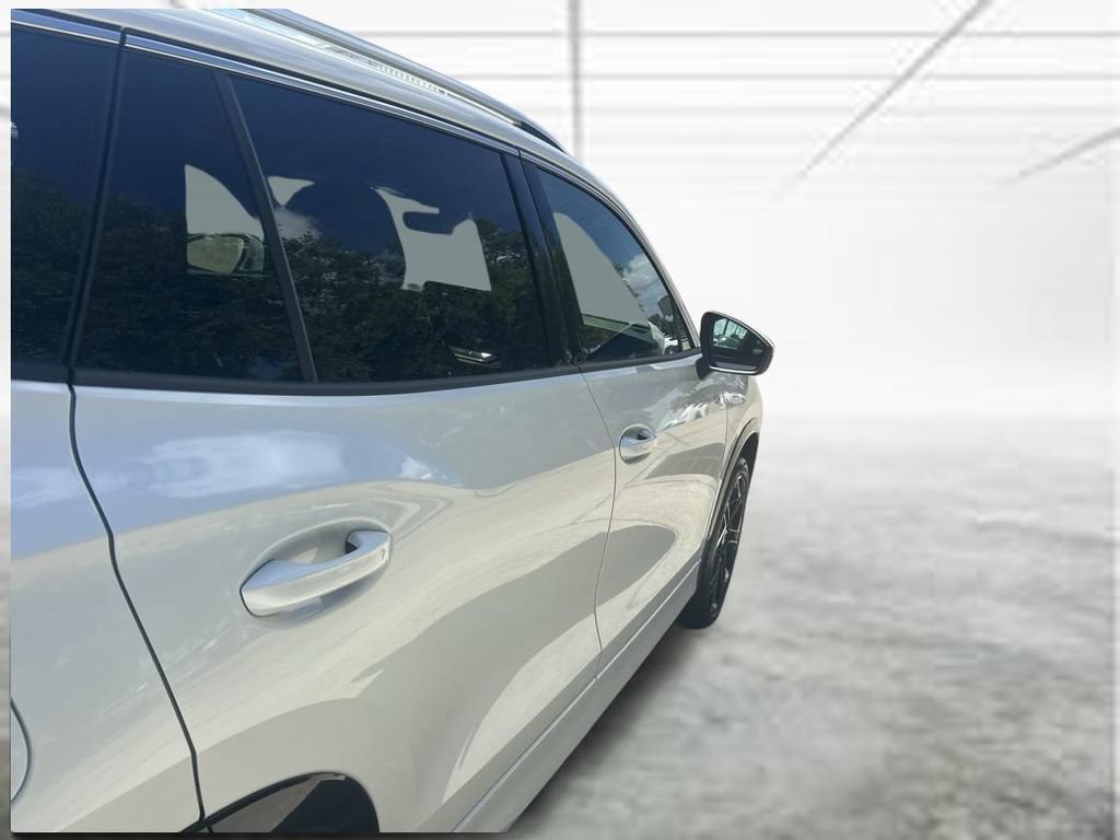 New 2026 Volkswagen Tiguan SEL R-Line AWD/4WD image 36