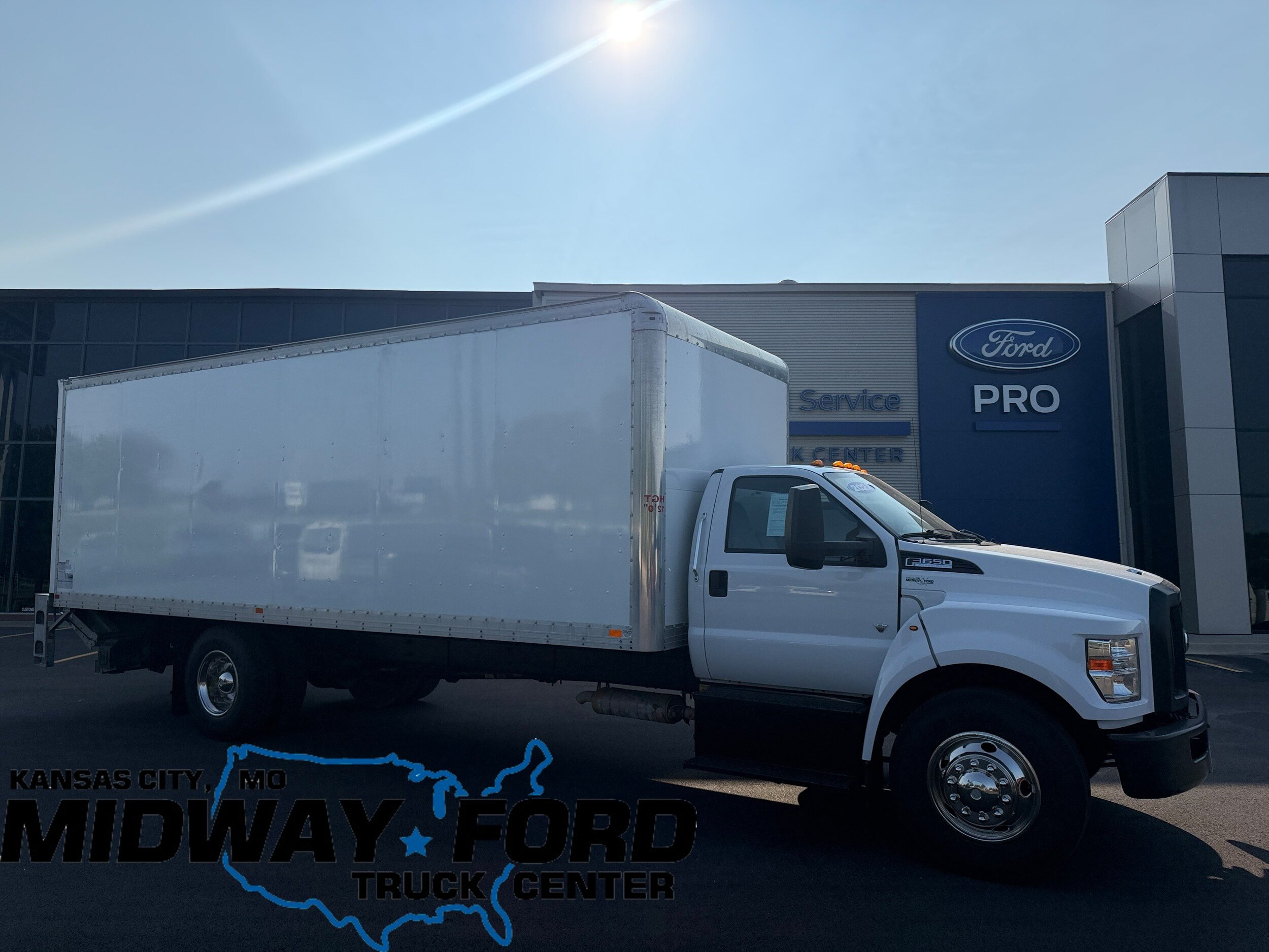 Used 2022 Ford F650 2WD Regular Cab Super Duty image 1