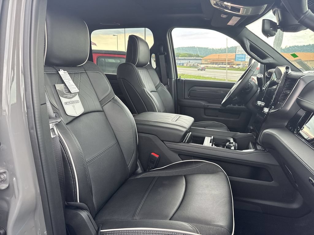 New 2026 RAM 2500 Limited AWD/4WD image 25