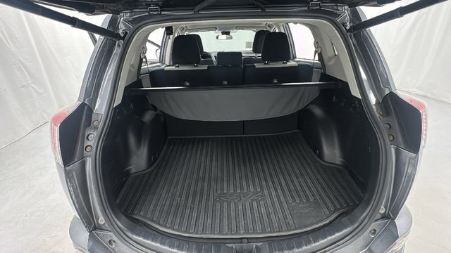 Used 2018 Toyota RAV4 XLE image 15