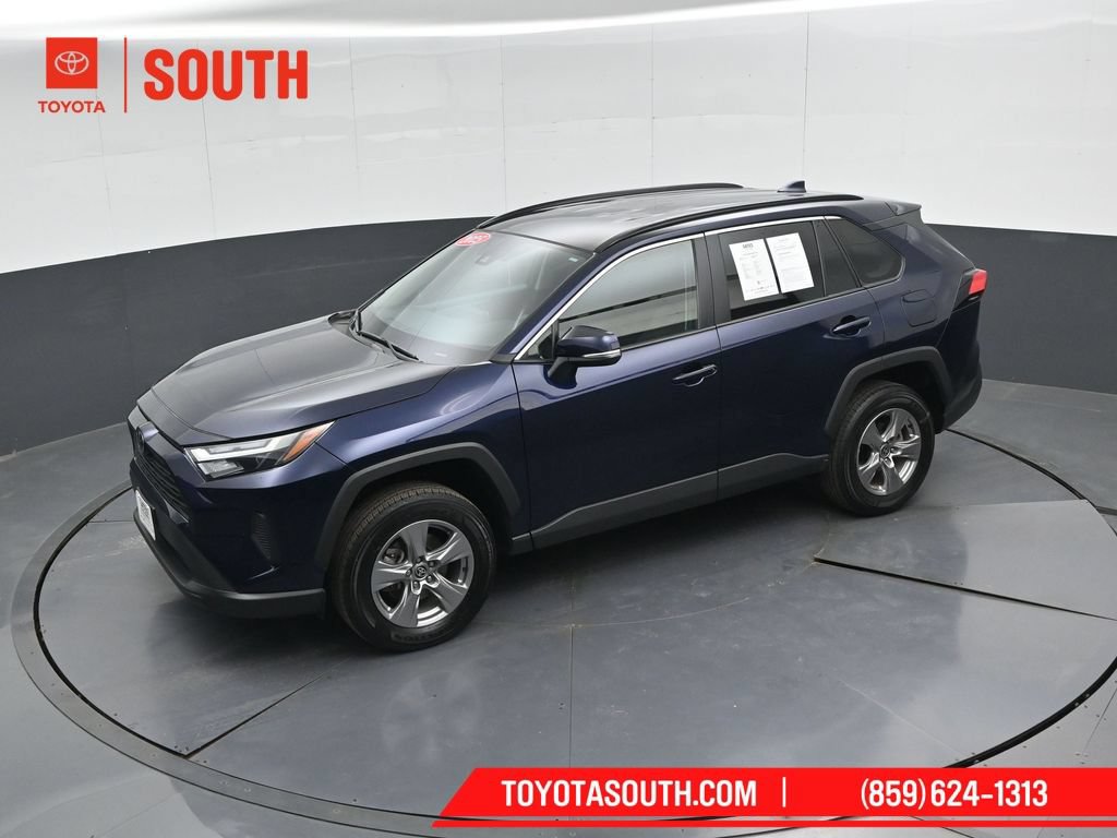 Used 2025 Toyota RAV4 XLE AWD/4WD image 47