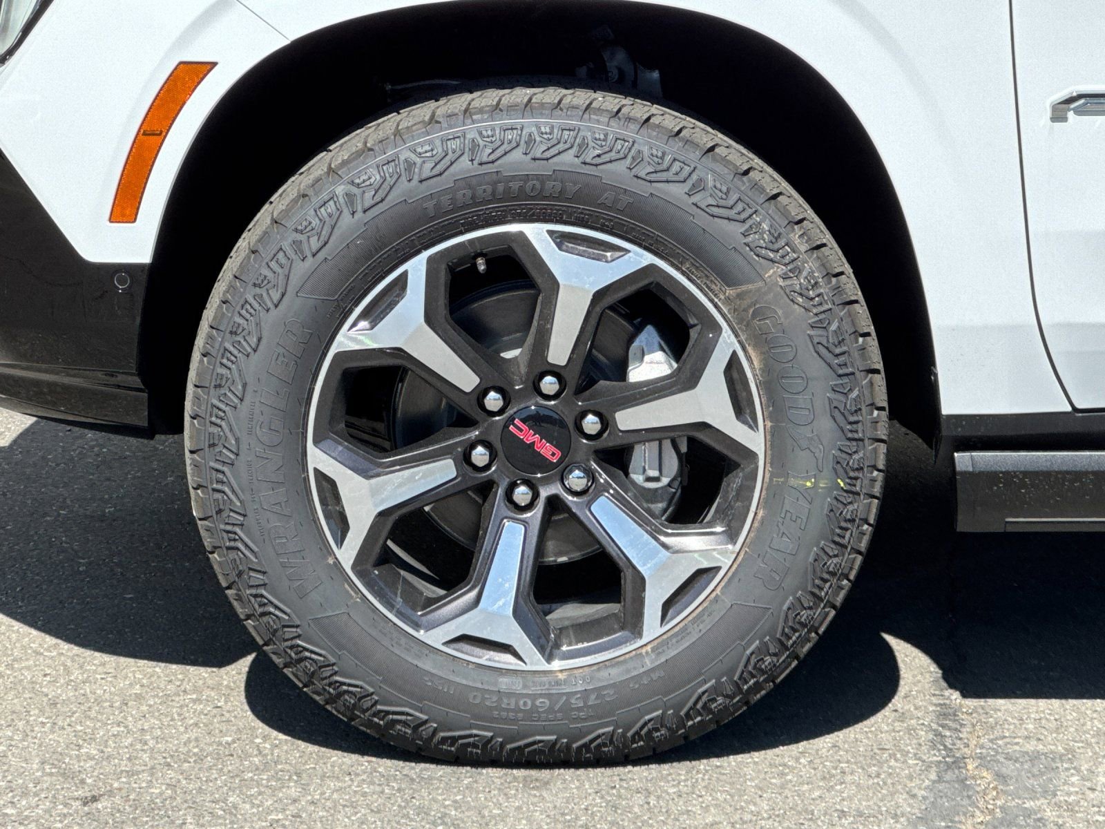 New 2026 GMC Yukon AT4 Ultimate AWD/4WD image 33